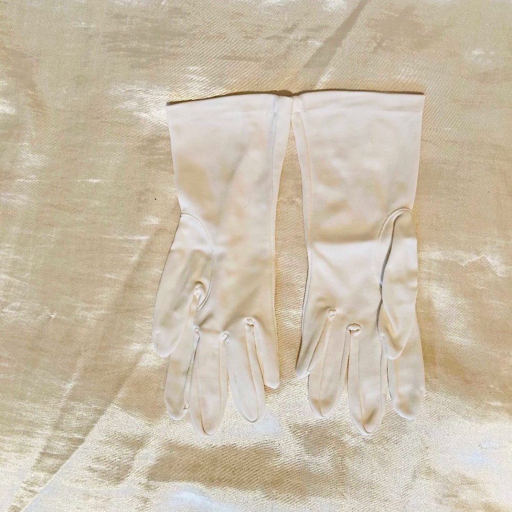 GLOVES, ABOVE WRIST, WHITE, SIZE 8, COTTON, NO LINING, MAYBE WORN TWICE